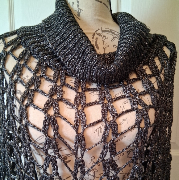 Crochet Knit Gray And Black Poncho. One Size - Picture 2 of 7